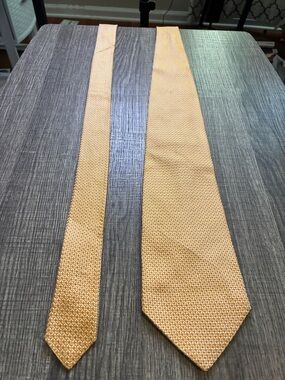 Yellow Textured Silk Tie - Classic Woven Pattern